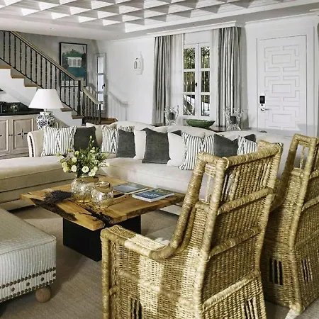 Seafront Luxury With Pool And Private Garden In Costa Del Sol Villa Marbella